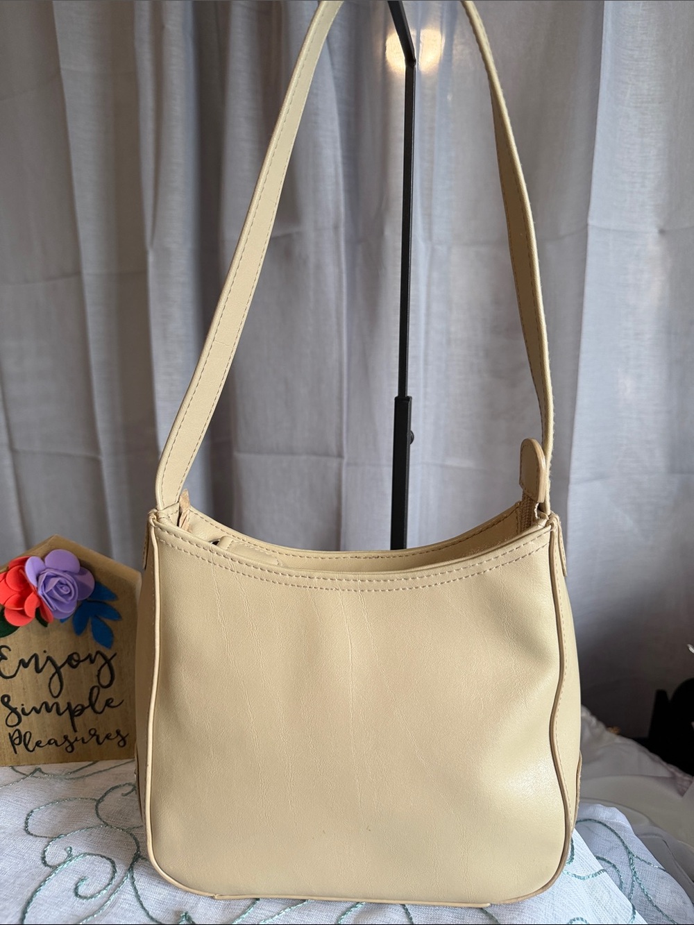 Liz Claiborne villager Cream Shoulder Bag with Single Strap